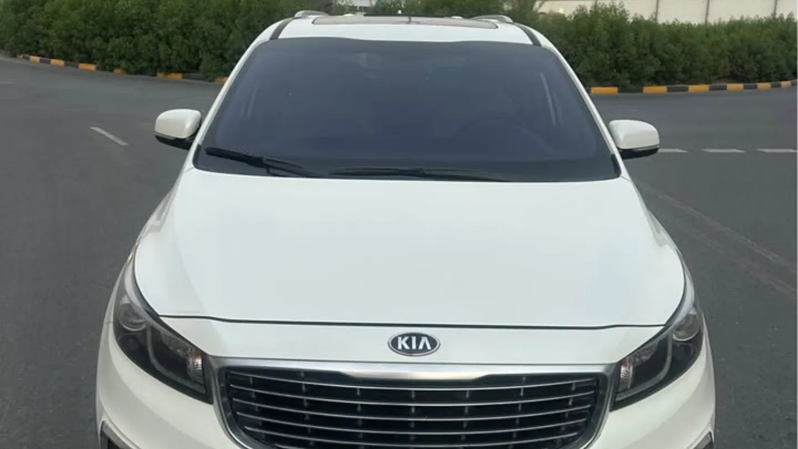 kia carnival rentals dubai