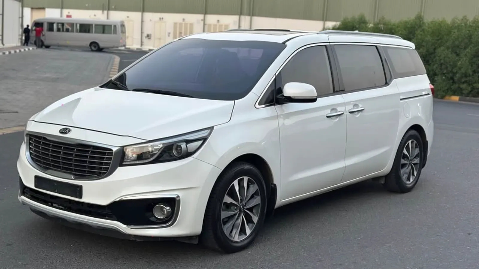 Luxury Kia Carnival 8 seater rental Dubai with driver